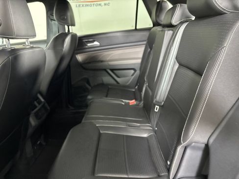 Used 2021 Volkswagen Atlas Cross Sport SE AWD/4WD image 24