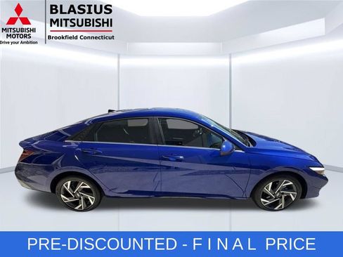 Used 2024 Hyundai Elantra SEL w/ Convenience Package FWD image 9