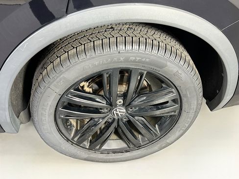 Used 2022 Volkswagen Tiguan SE R-Line image 29