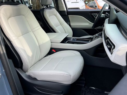 New 2026 Lincoln Aviator Premiere Sport Utility w/ Jet Appearance Package image 9