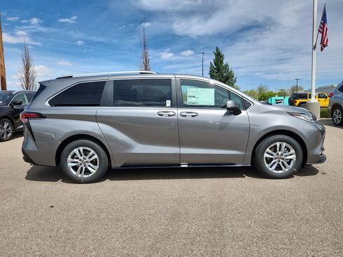 New 2026 Toyota Sienna Limited image 2