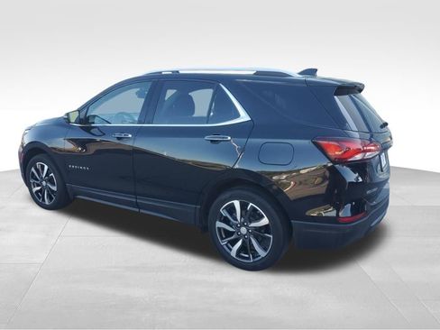 Used 2023 Chevrolet Equinox Premier image 3