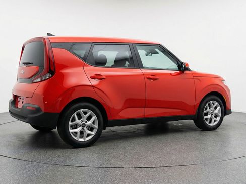 Used 2025 Kia Soul LX w/ LX Technology Package image 9