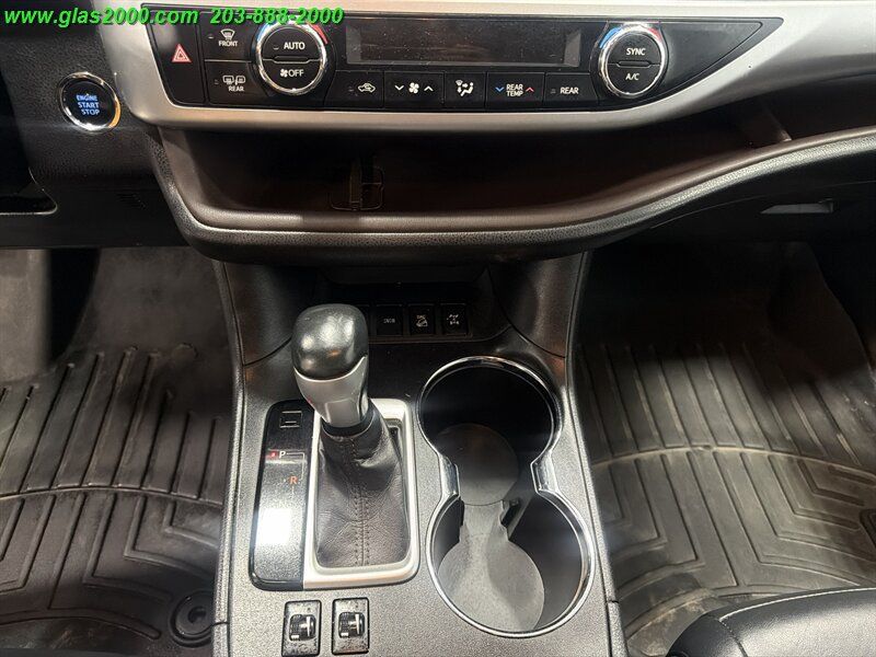 Used 2016 Toyota Highlander XLE AWD/4WD image 30