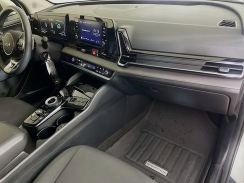 Used 2025 Kia Sportage LX FWD image 28