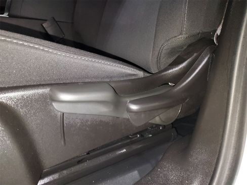 Used 2024 Chevrolet Colorado W/T w/ Safety Package image 18