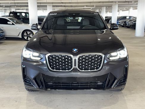 Used 2025 BMW X4 xDrive30i image 3