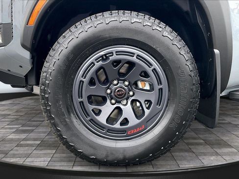 New 2026 Nissan Frontier PRO-4X w/ Pro-4x Convenience Package image 12