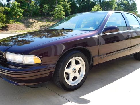 Used 1996 Chevrolet Impala SS RWD image 6