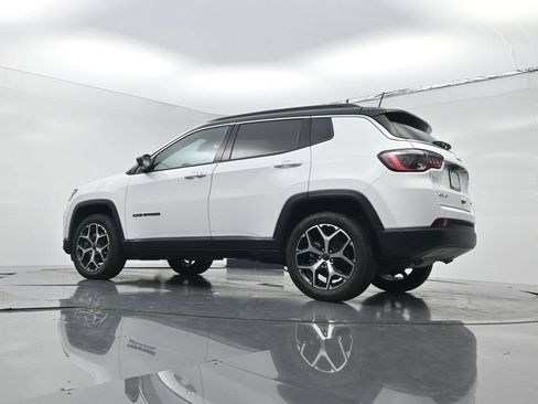 Used 2025 Jeep Compass Limited AWD/4WD image 22