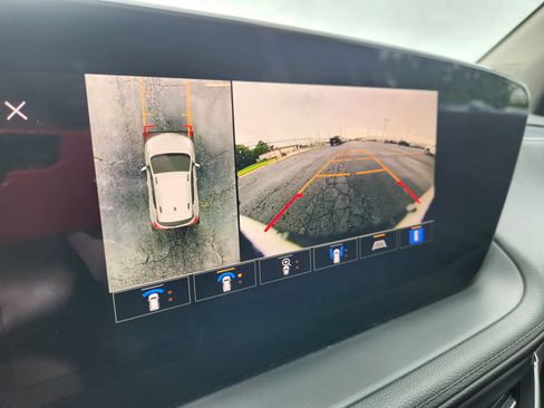 Used 2025 Buick Encore GX Avenir w/ Avenir Technology Package AWD/4WD image 38