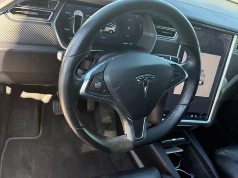 Used 2016 Tesla Model X image 39