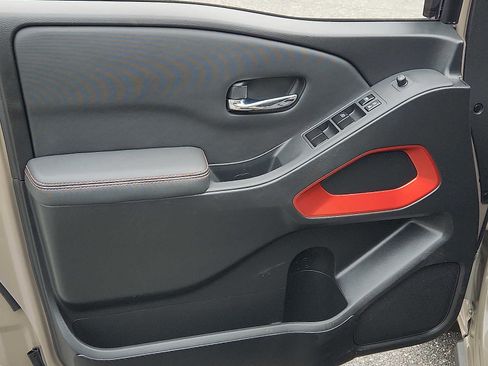 Used 2023 Nissan Frontier PRO-4X w/ Pro Convenience Package image 12