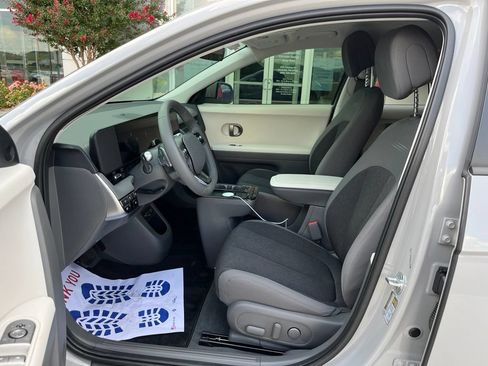 Used 2026 Hyundai Ioniq 5 SE RWD image 3