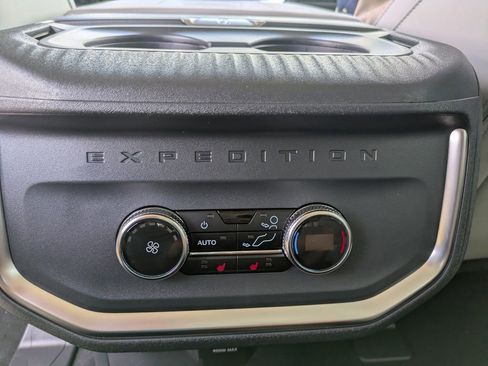 New 2026 Ford Expedition Platinum w/ Driver's Package AWD/4WD image 17