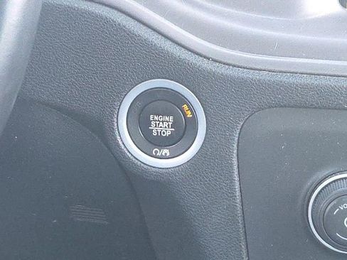 Used 2023 Dodge Charger SXT w/ Blacktop Package image 39