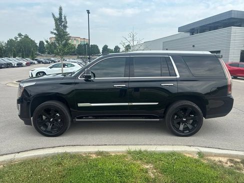 Used 2018 Cadillac Escalade Premium Luxury RWD image 2
