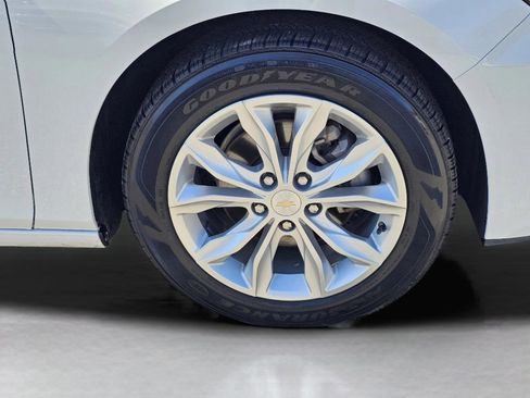 Used 2024 Chevrolet Malibu LT image 6