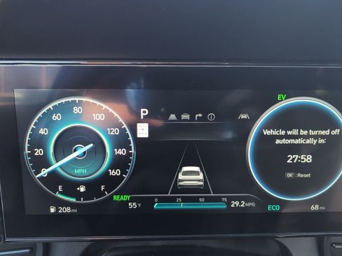 Used 2025 Hyundai Elantra SEL FWD image 14