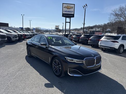 Used 2021 BMW 750i xDrive image 1