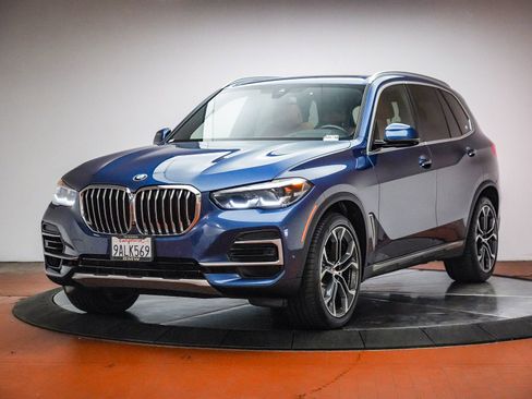 Used 2022 BMW X5 xDrive40i w/ Premium Package image 1