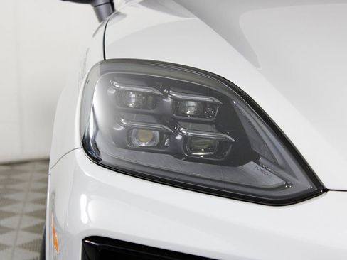 Certified 2026 Porsche Cayenne S image 11