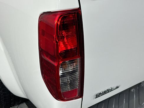 Used 2018 Nissan Frontier S image 34