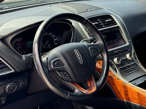 Used 2016 Lincoln MKX Select image 23