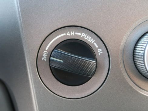 Used 2013 Toyota Sequoia Platinum image 28