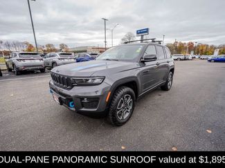 Used 2022 Jeep Grand Cherokee Trailhawk video 3