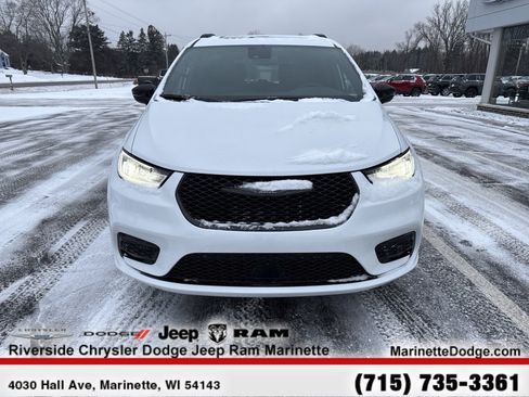 New 2026 Chrysler Pacifica Select w/ S Appearance Package image 3