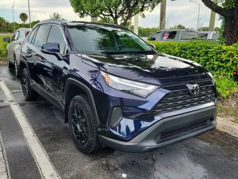 Used 2024 Toyota RAV4 XLE FWD image 3