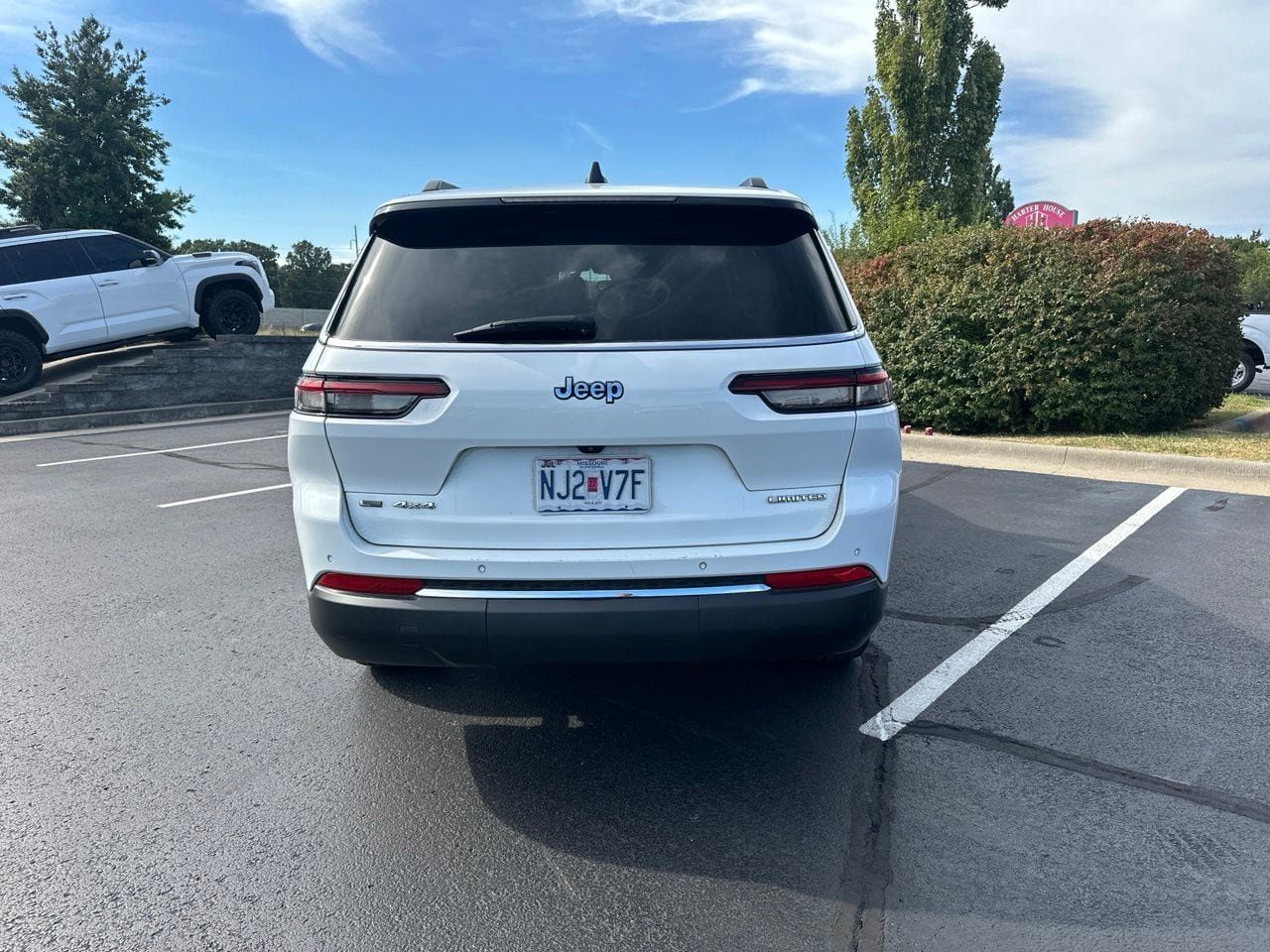 Used 2021 Jeep Grand Cherokee L Limited AWD/4WD image 4