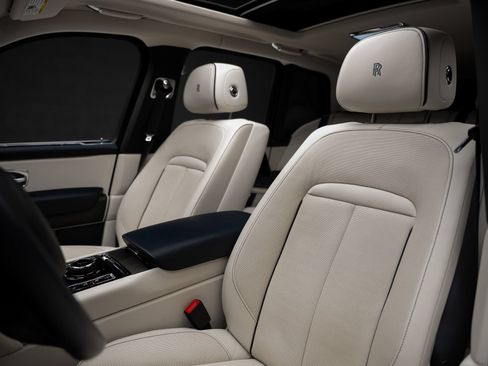 Used 2019 Rolls-Royce Cullinan AWD/4WD image 64