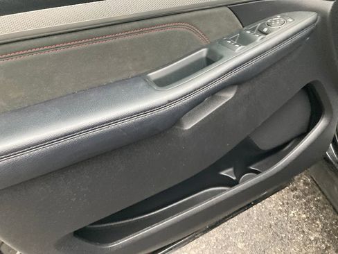 Used 2018 Ford Explorer XLT w/ Equipment Group 202A image 15