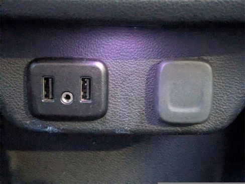 Used 2018 Chevrolet Traverse LS image 25