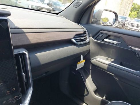 New 2026 GMC Acadia Denali w/ Super Cruise Package FWD image 25