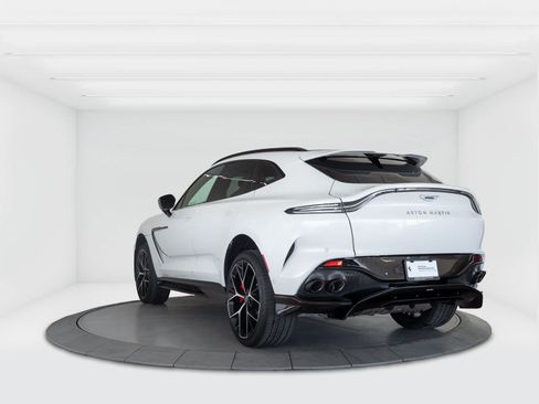 Used 2025 Aston Martin DBX 707 AWD/4WD image 3