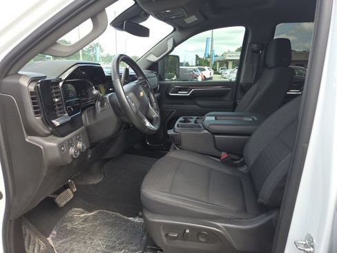Used 2025 Chevrolet Silverado 2500 LT AWD/4WD image 16