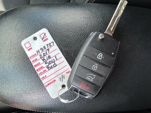 Used 2017 Kia Soul + FWD image 45