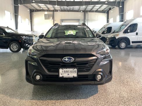 Used 2025 Subaru Outback Premium AWD/4WD image 2