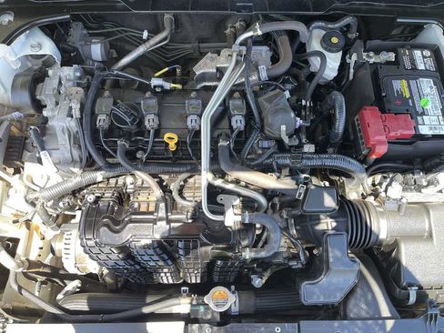 Used 2023 Nissan Altima 2.5 SR FWD image 17