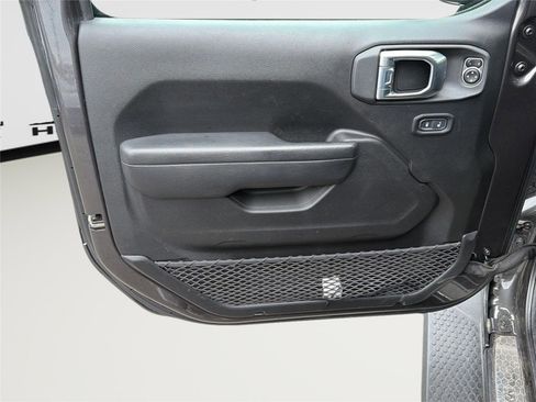 Used 2023 Jeep Wrangler Unlimited Rubicon w/ Safety Group AWD/4WD image 8