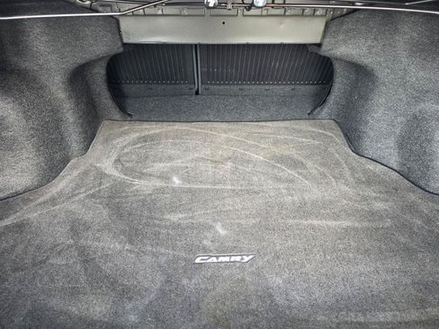 Used 2017 Toyota Camry SE FWD image 8
