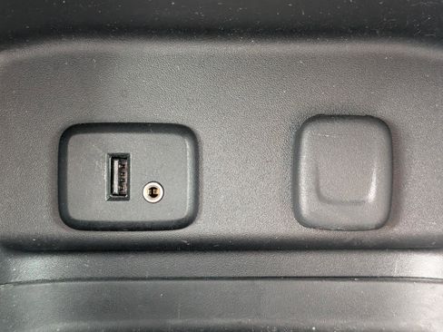 Used 2018 Chevrolet Equinox LS image 22