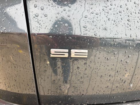 Used 2022 Ford Escape SE w/ SE Sport Appearance Package FWD image 30