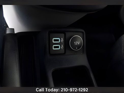 Used 2019 Ford Transit Connect XLT image 24