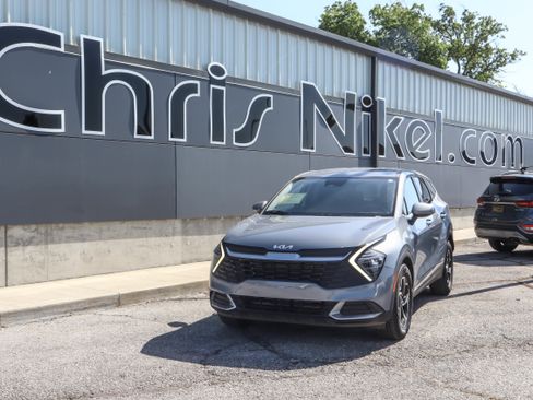 Used 2025 Kia Sportage LX FWD image 1