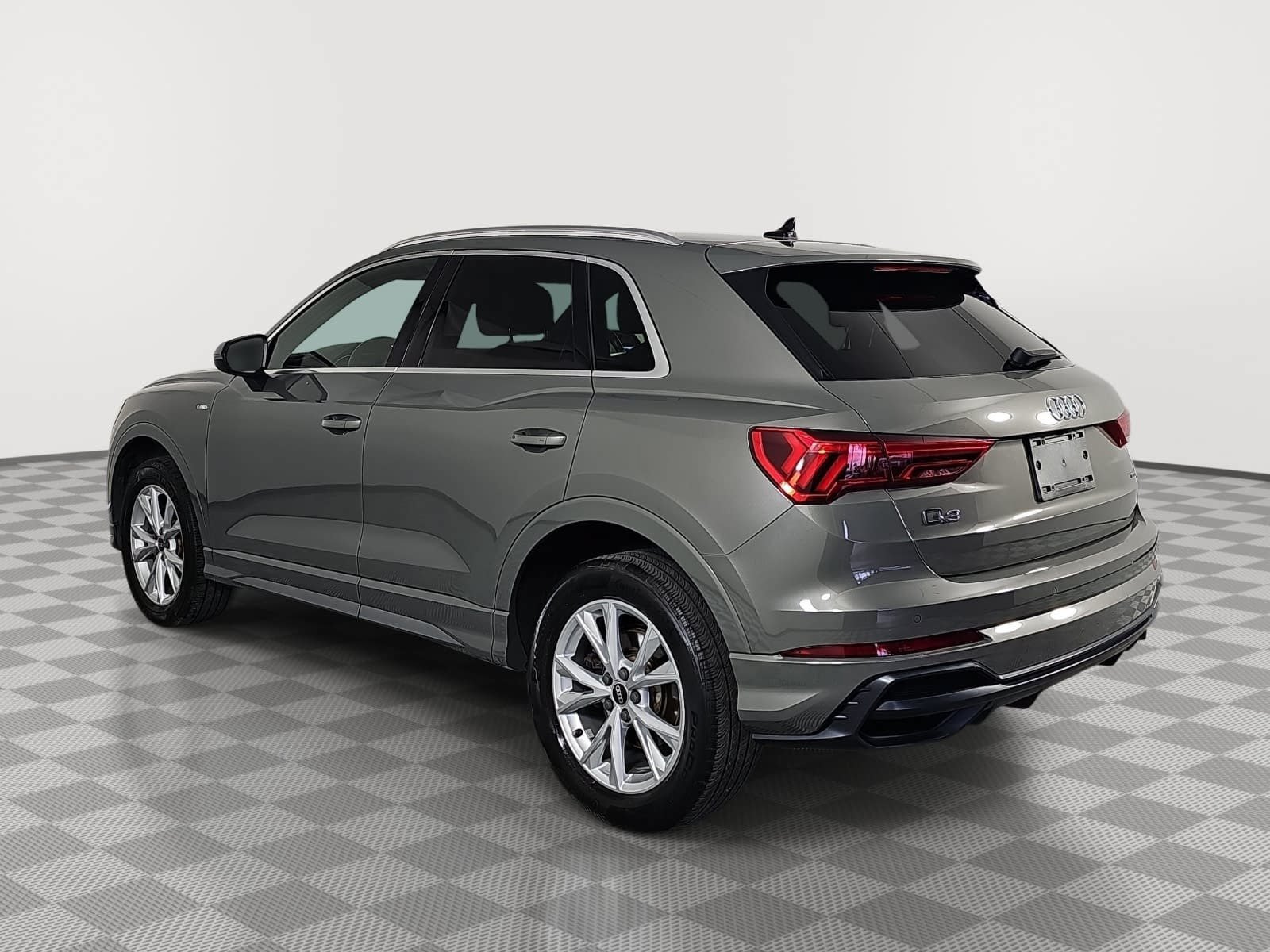 Used 2021 Audi Q3 2.0T Premium w/ Convenience Package AWD/4WD image 6
