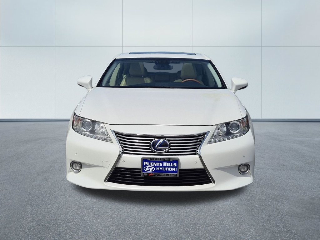 Used 2014 Lexus ES 300h w/ Luxury Package w/Bamboo Trim FWD image 2